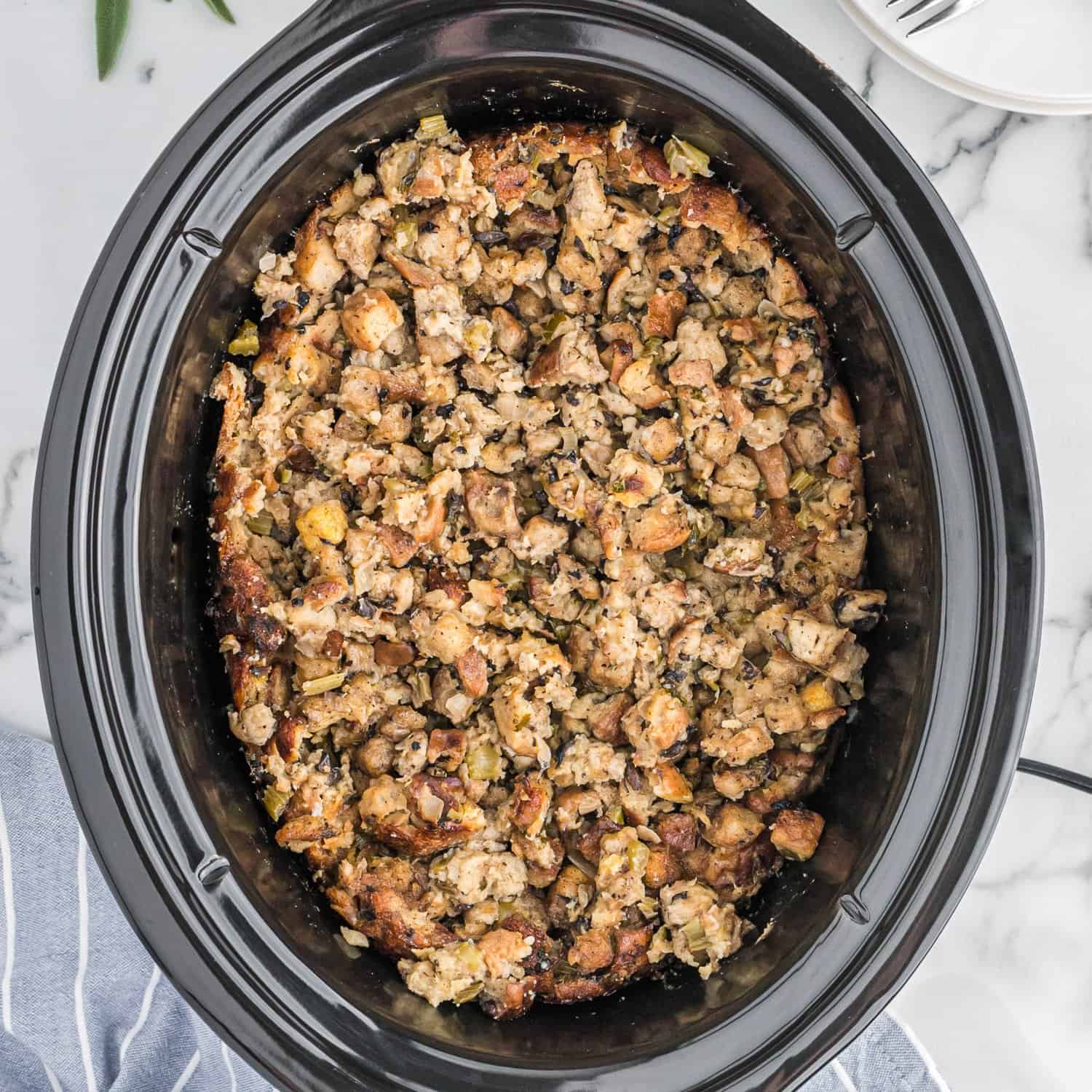 Never Dry Slow Cooker Stuffing: Delicious & Effortless Recipe